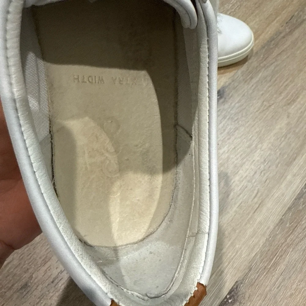 Ecco Soft 7 Size 38 White Sneakers Classic Low-Top Design